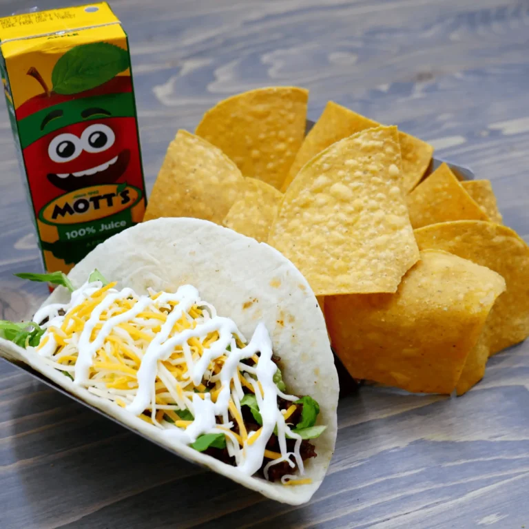 Beef taco (1) with chips & juice